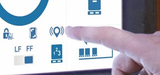 Lokalizační signál slouží k určení polohy vozíku