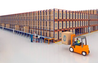 Regálový systém s vozíkem Pallet Shuttle lze automatizovat například využitím paletového dopravníku