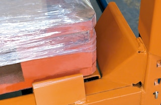 Centrovací systémy pro palety usnadňují zaskladňování a vyskladňování palet